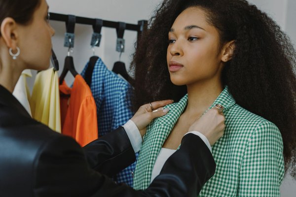 Unveil Your Unique Style: The Definitive Guide to Selecting Elegant Rings for a Chic UK Aesthetic